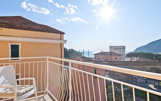 Cosy Apartment in Moneglia With Balcony