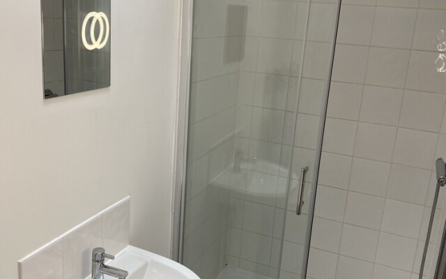 Luxurious Luton Town Centre Studio Apartment