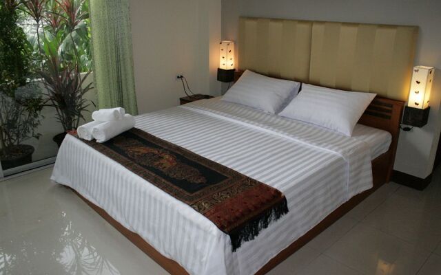 Bed & Breakfast - Baan Sabai De