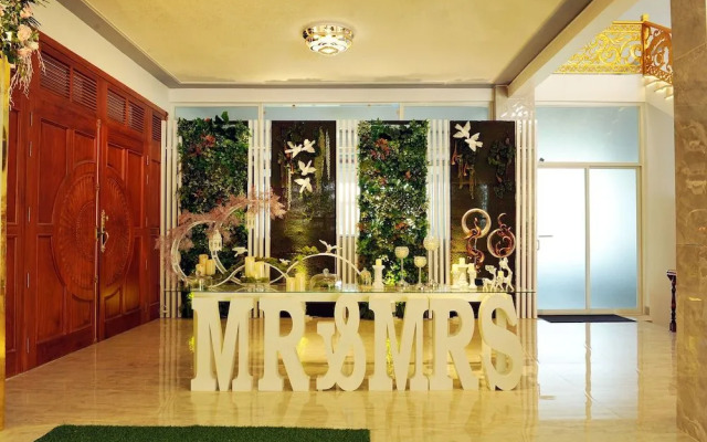 Tam Chau Luxury Hotel