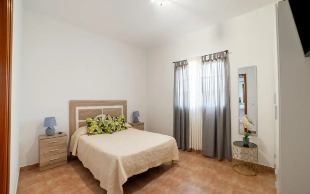 Lovely & Spacious Holiday Home With Private Swimming Pool