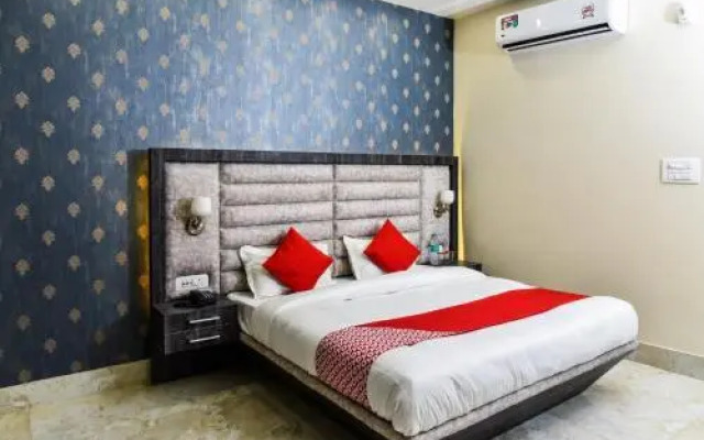 Hotel Crown Inn By OYO