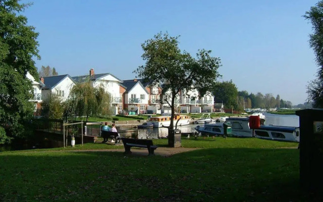 Chedgrave House