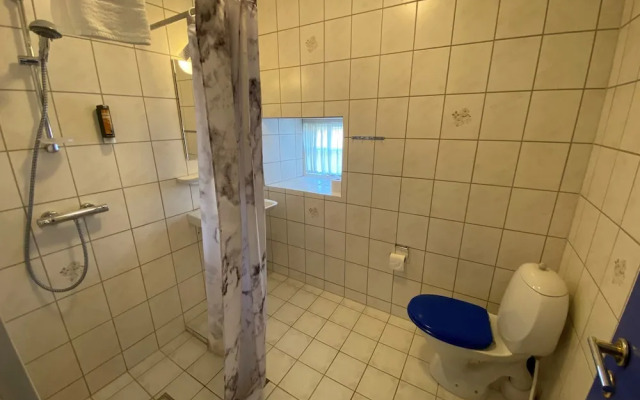 Sostrup Slot og Kloster