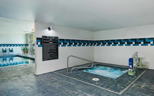 Oxford Suites Yakima