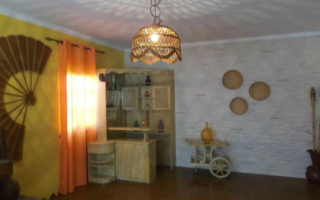 80s RetroStyle Villa