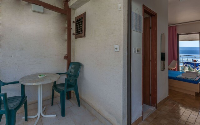 Apartments Maras