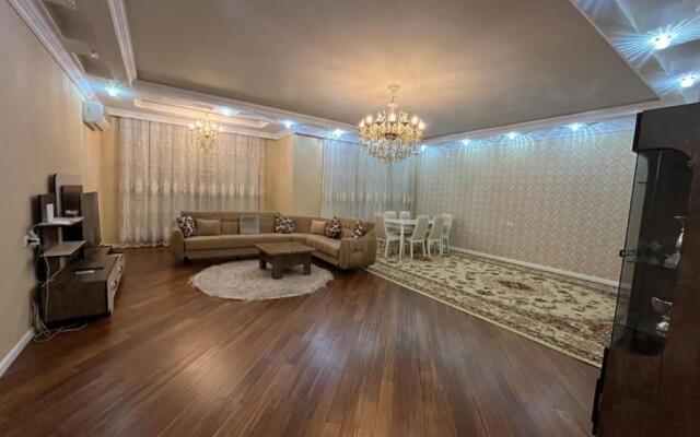 NİZAMİ STREET Center apartment