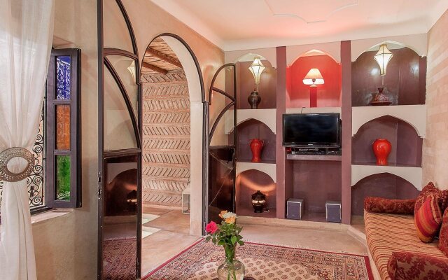 Dar Kamar Zamane - Adults Only