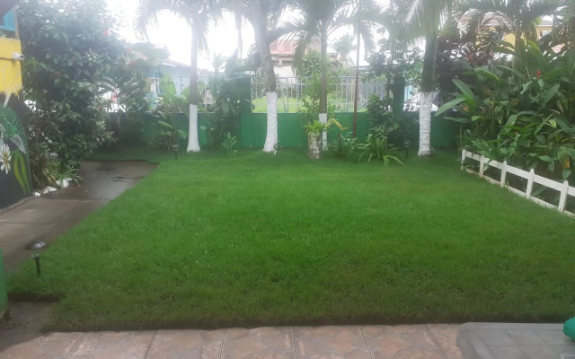 Hostal Caribbean Lodge