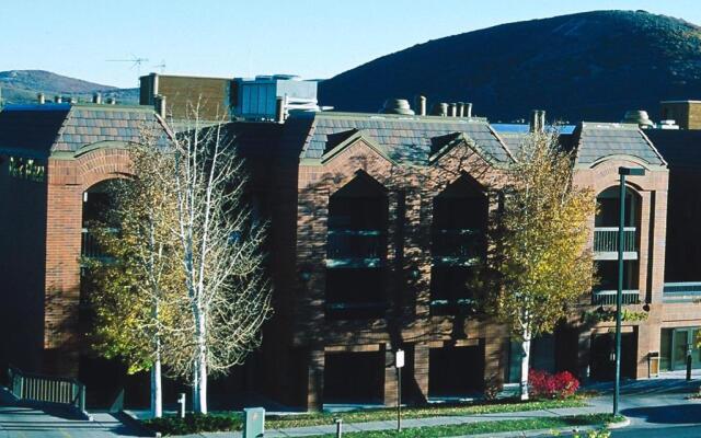 Raintree's Park Plaza Park City