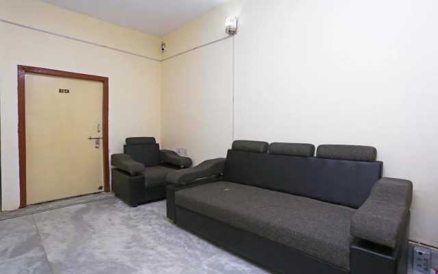 OYO 19323 Shiv Sai Guest House