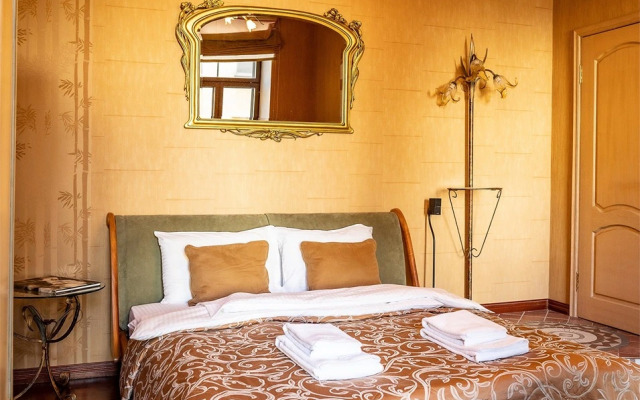 Bronza на Миллионной