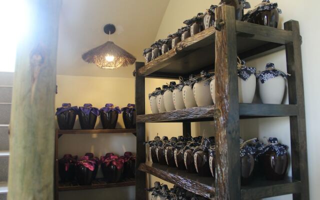 Buyi Hotel Resort Fuxian Lake