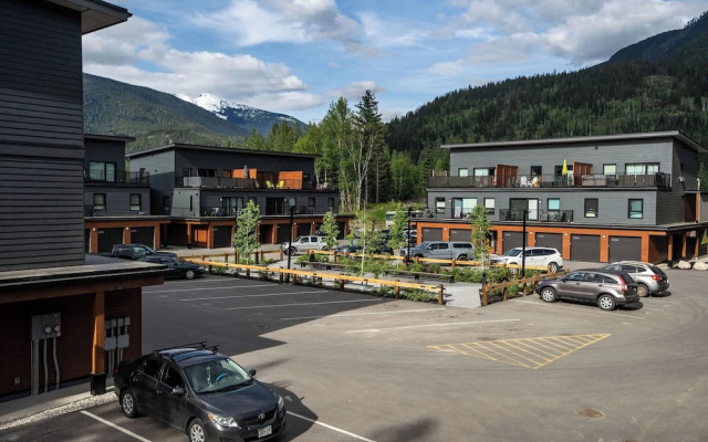 L'Austin Rêve by Revelstoke Vacations