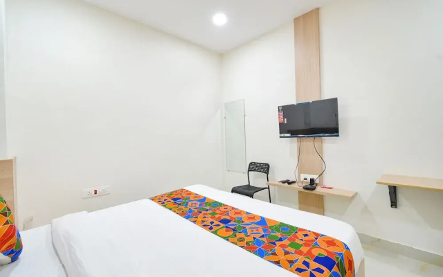 Fabhotel Narsingi