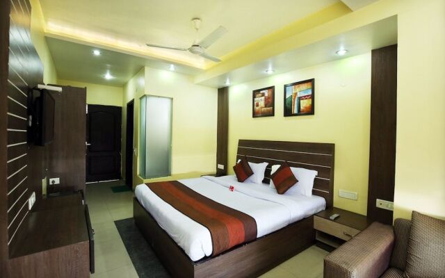 OYO 1673 Hotel MM Yellowuds
