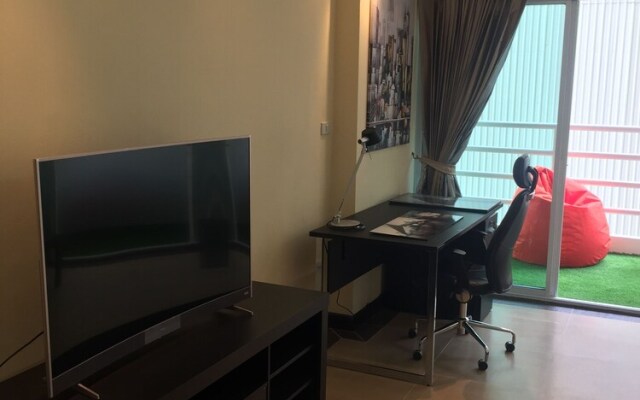 View Talay 6 Pattaya Beach Apartment by Honey