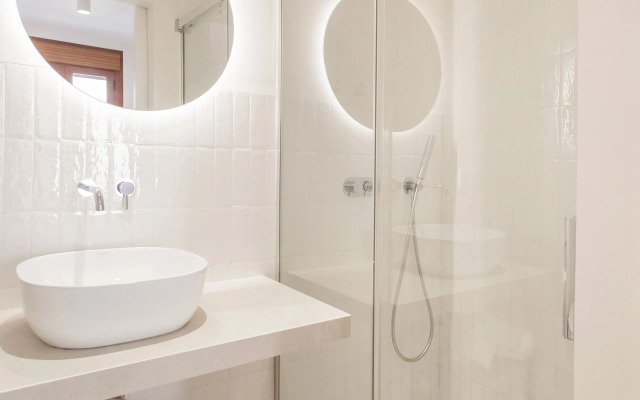 Pizarro by Seaward Suites