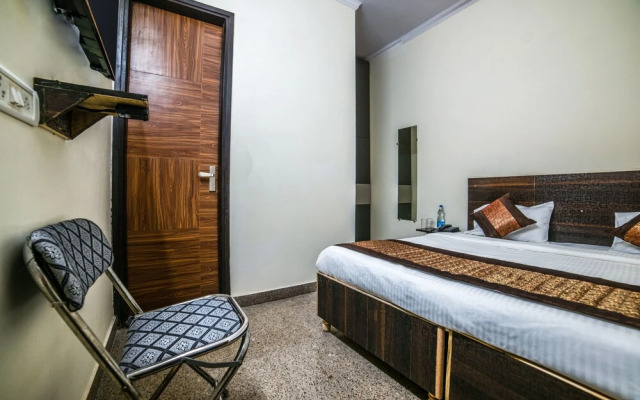 Oyo 14388 Uk Residency