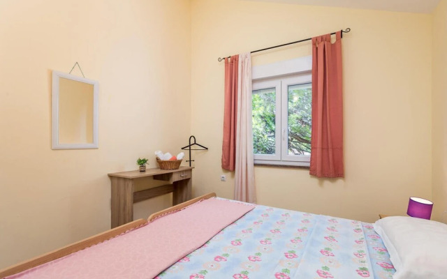 Beautiful Home in Lukovo Sugarje With Wifi and 1 Bedrooms