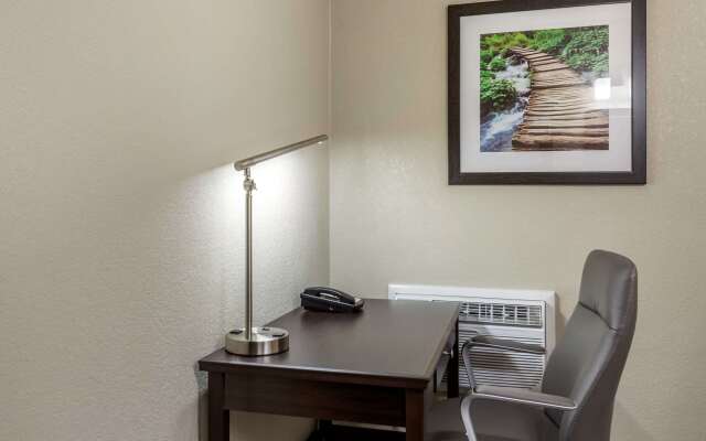 Rodeway Inn & Suites Ontario