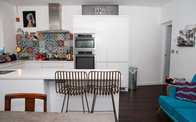 3 Bedroom Townhouse By Gloucester Road