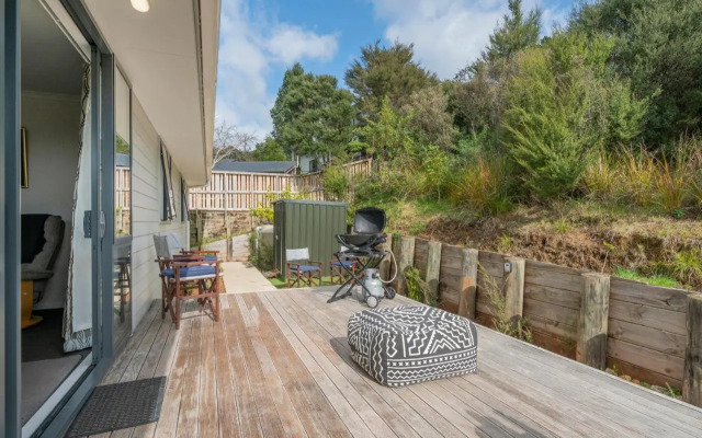 Manuka Lodge - Tairua Holiday Home