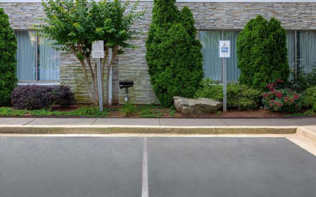 La Quinta Inn & Suites by Wyndham Atlanta Airport North