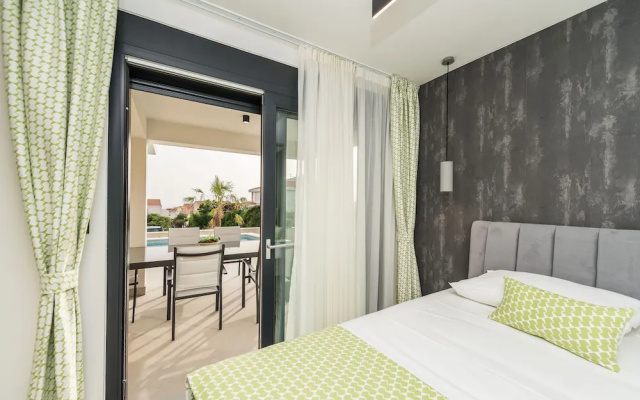 Luxury villas Joy