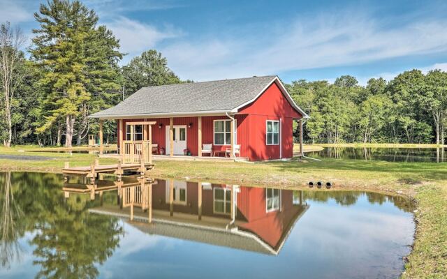 Cottage w/ Pond Views: 13 Mi to Camelback Mountain