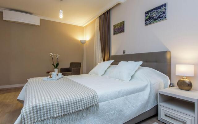 Lovely Villa in Debeljak with Heated Private Pool