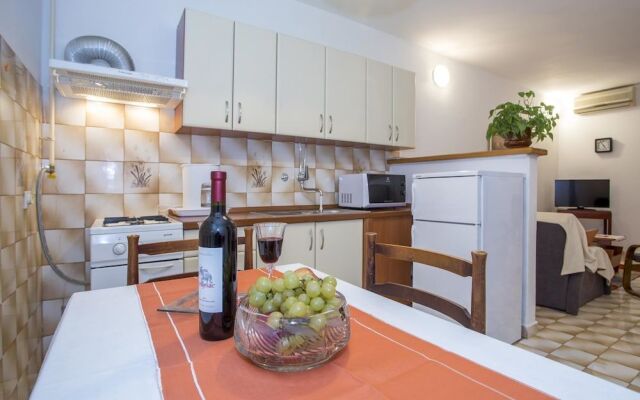 Apartment 34