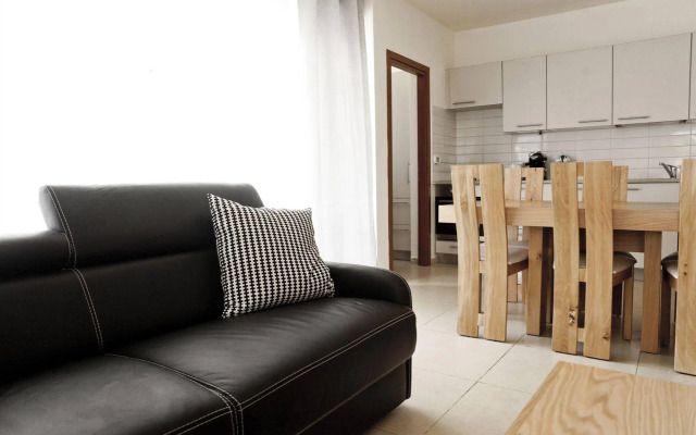 Sunshine Suites