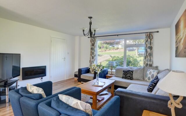 Magnificent holiday home in Georgeham near Beach