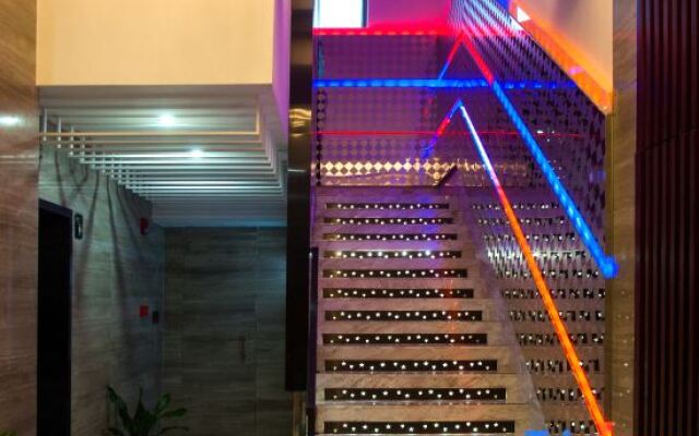West Hotel