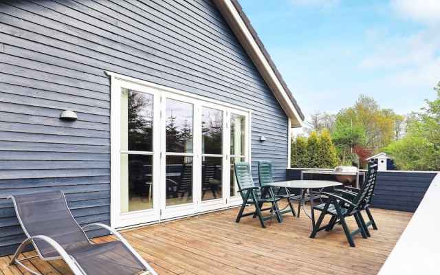 Serene Holiday Home in Jutland near Child Friendly Beach