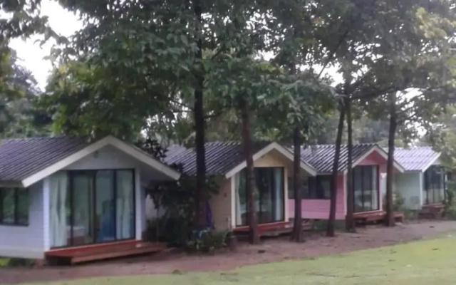Baanrai Saiyoknoi Resort