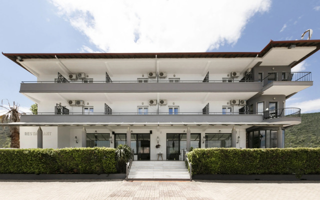 Calma Beach Hotel