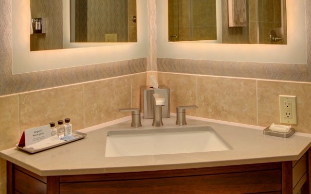 Crowne Plaza Knoxville Downtown University by IHG