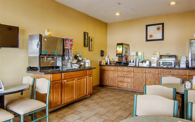 Quality Inn & Suites Wisconsin Dells Downtown - Waterparks Area
