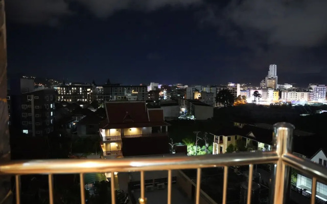 Hangover Hostel Patong