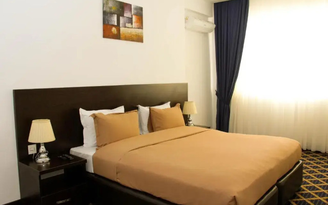 Kristal Hotel