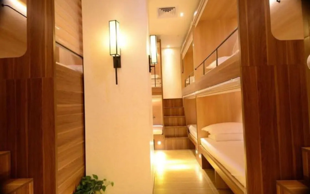 Shenzhen Port Apartment