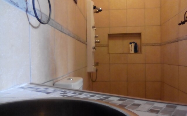 Private Garden Apartment