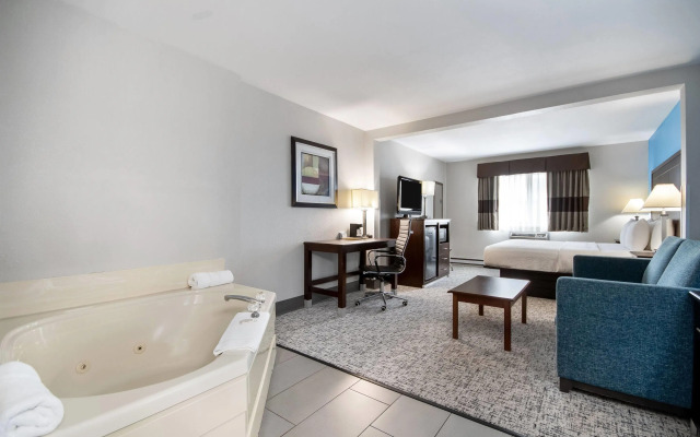 Baymont by Wyndham Marinette