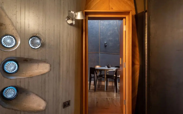 4 Bedroom Architect's Home in Holland Park