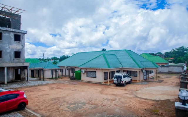 Glitz Cloud 9 Suites