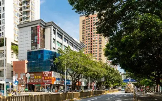 Ibis Hotel Shenzhen Daxin Subway Station