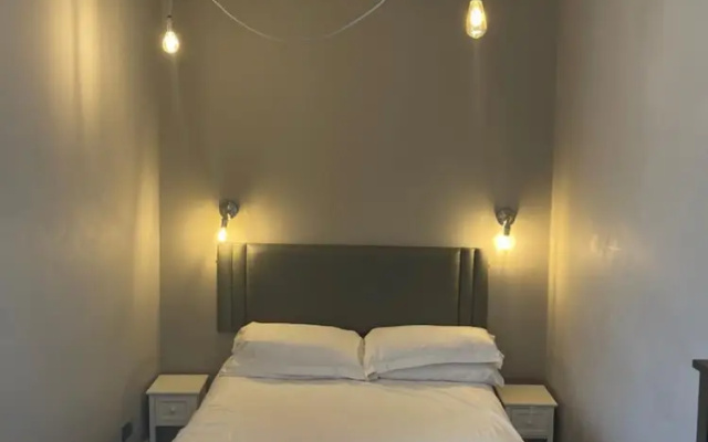 The Waverley Hotel